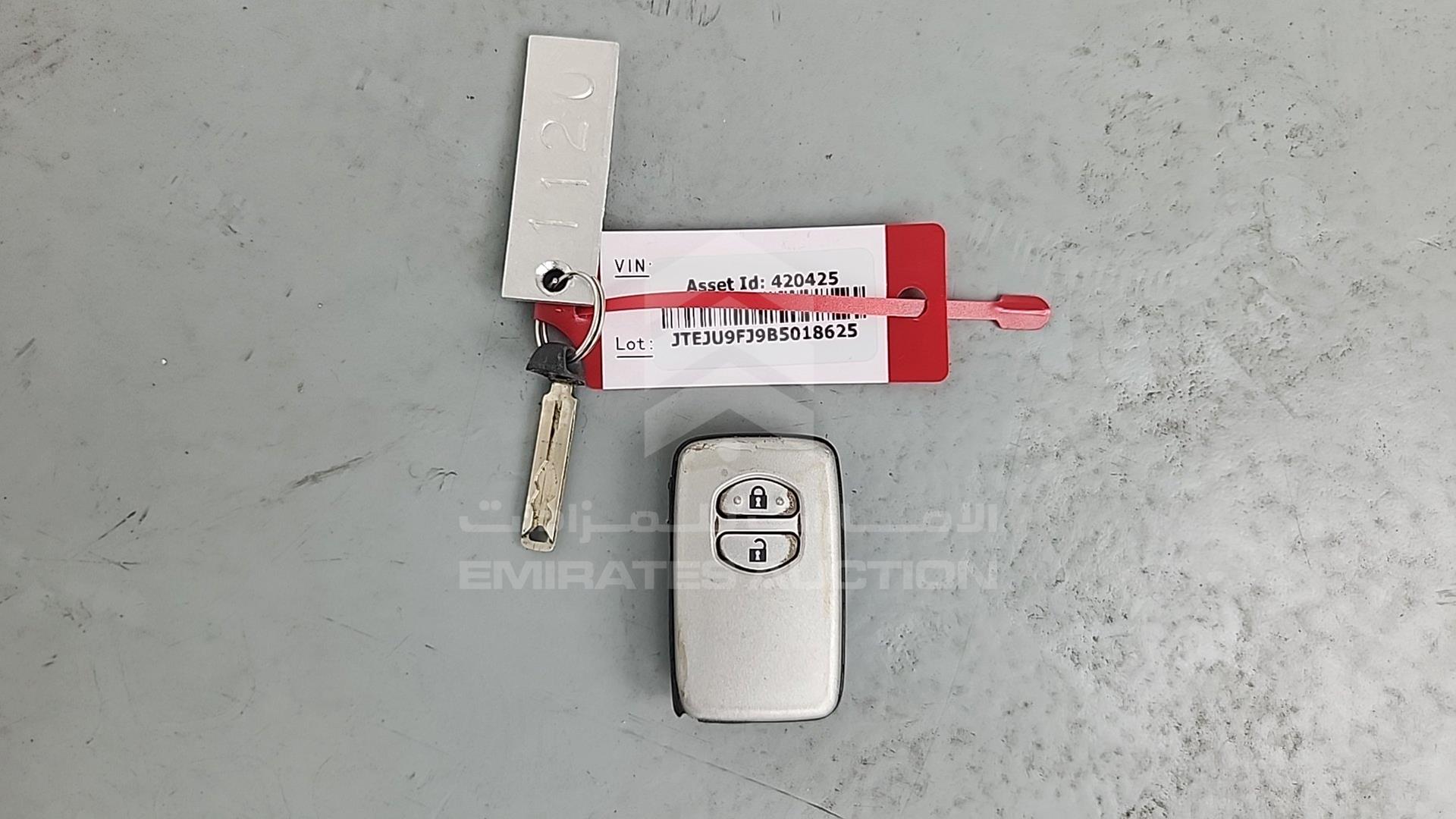 2011 TOYOTA PRADO VIN: JTEJU9FJ9B5018625