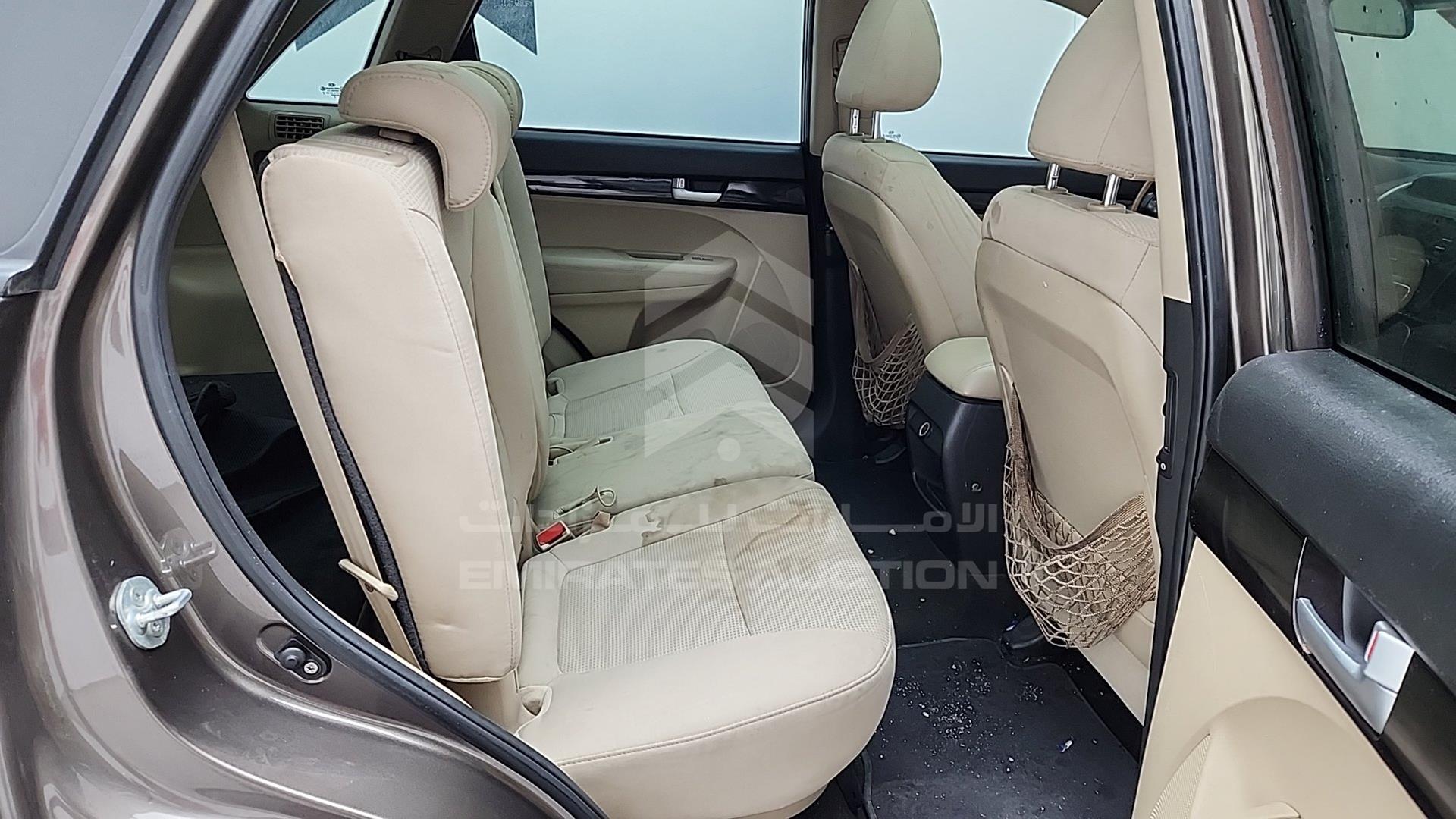 2015 KIA SORENTO VIN: KNAKU8119F5512075