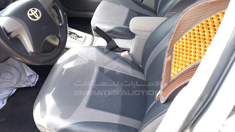 RKLBC42E7B4582063 Auction: EmiratesAuction Lot: 404958 RKLBC42E7B4582063 Toyota Corolla 2011 SILVER Photo 12
