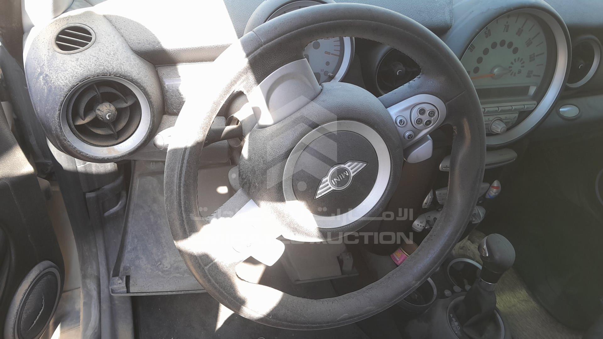 2007 MINI COOPER VIN: WMWMF73577TV31766