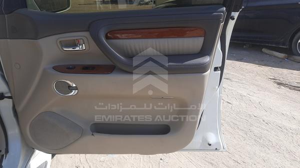Lexus LX 470 2003 JTJHT00W533530026 Image 19