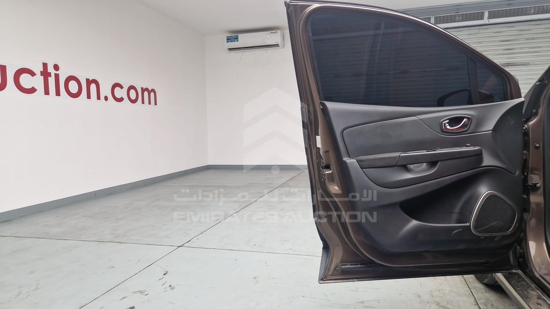 2016 RENAULT CAPTUR VIN: VF12RRHE8GW548059
