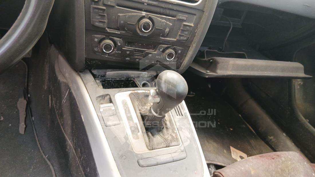 2011 Audi - Scrap without document — Gear View — Photo 16