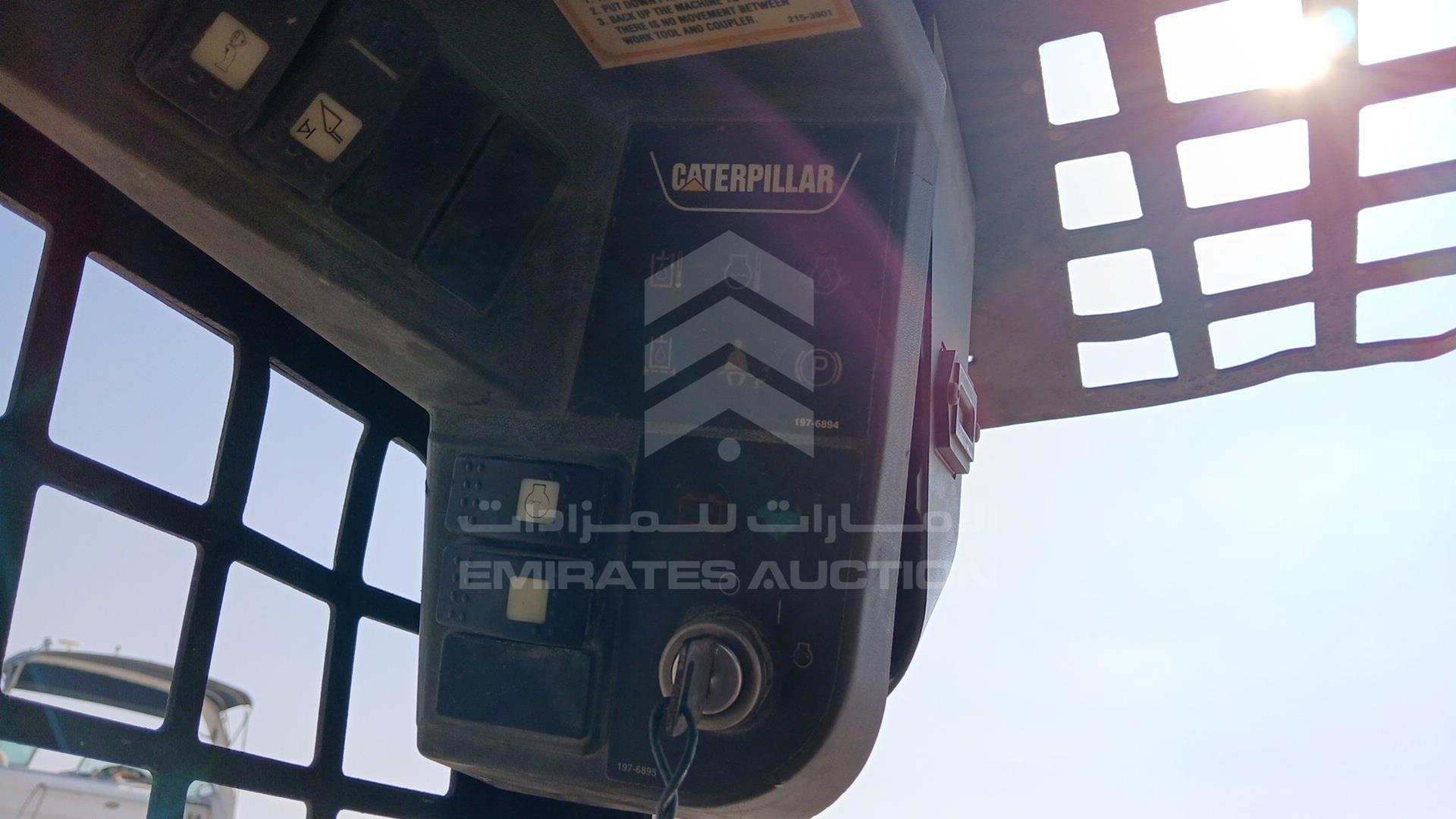 2008 CATERPILLAR --- VIN: CAT00226BMJH10843