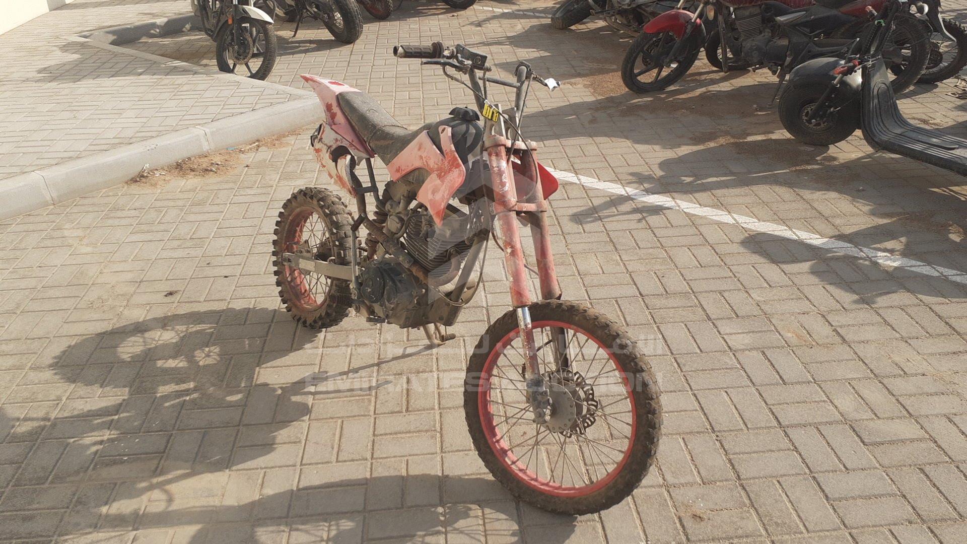 0 MOTORBIKE OFF ROAD VIN: LSD713E2017120038