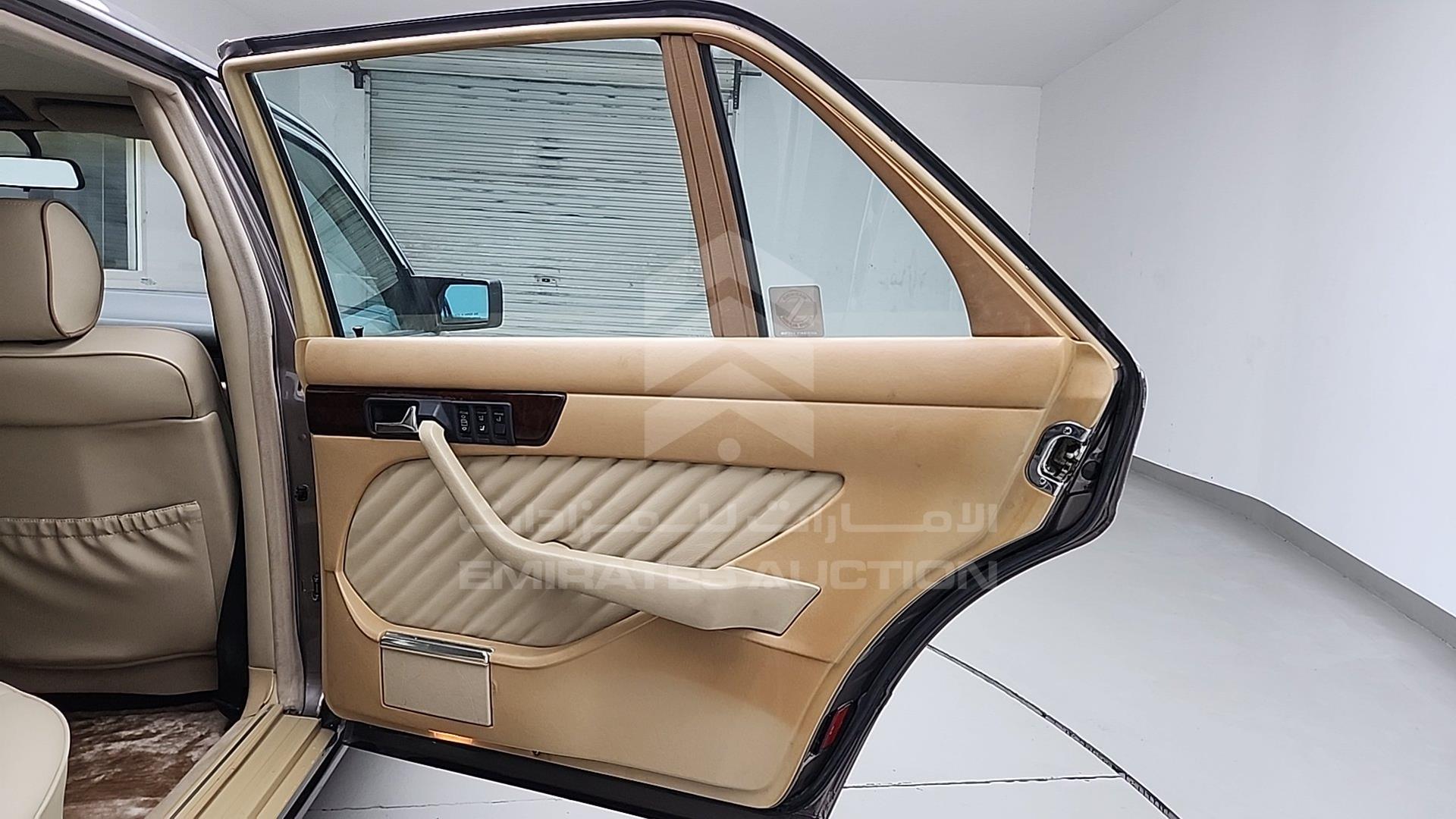 1991 MERCEDES SEL 560 VIN: WDBCA39E1MA592260