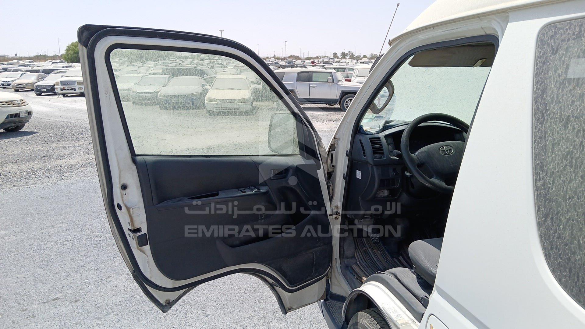 2016 TOYOTA HIACE VIN: JTGRX12P1G8046776