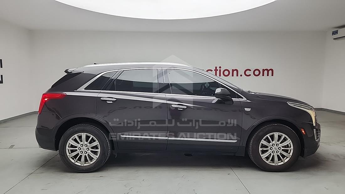 2017 Cadillac XT 5 — Front Right Angle — Photo 14