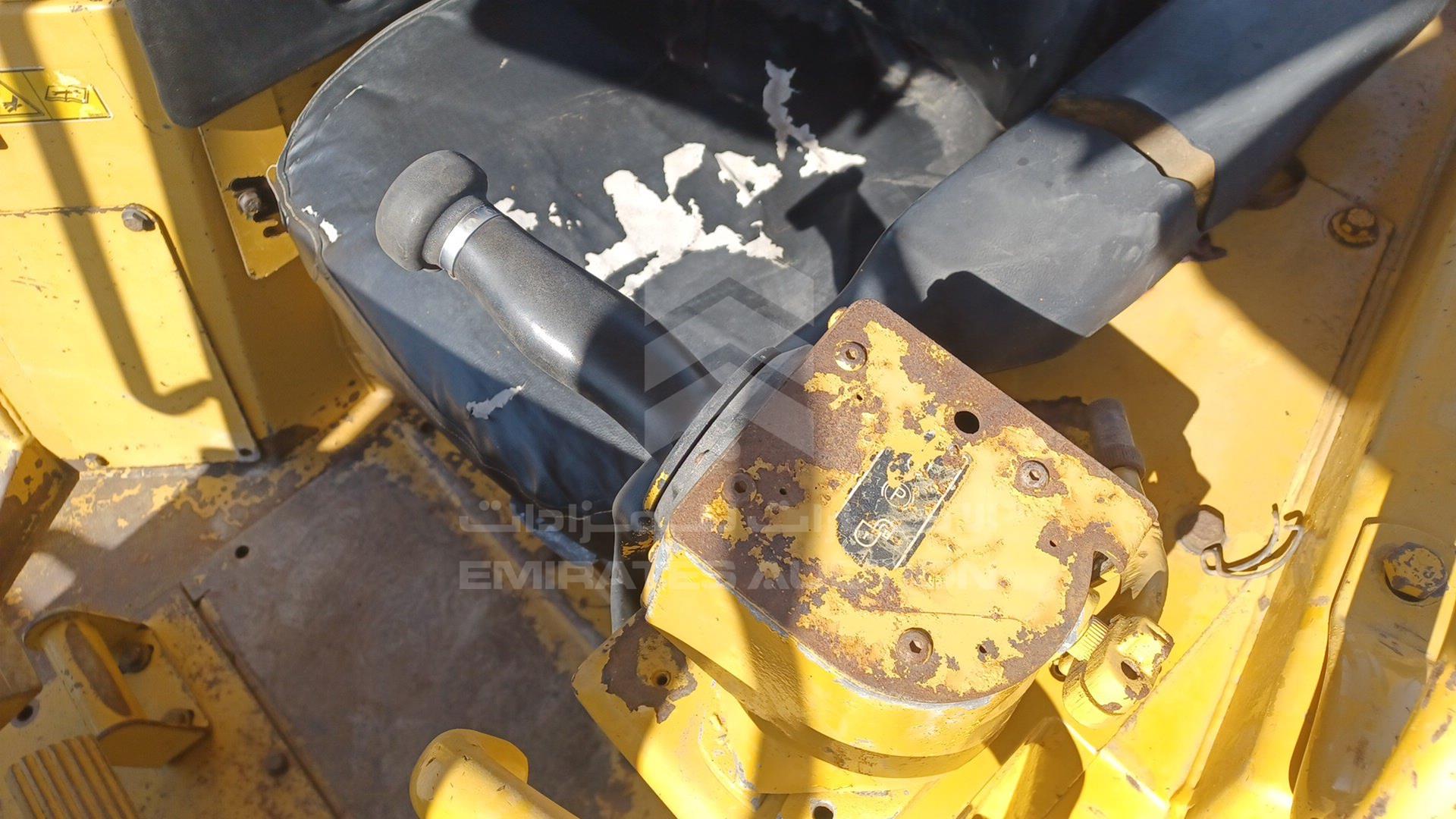 2015 CATERPILLAR D6R VIN: CAT00D6RTEMM00277