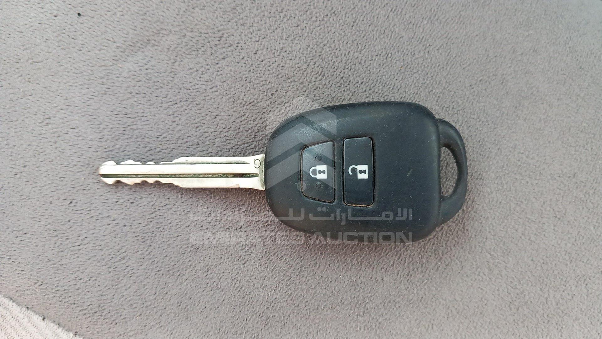 2015 TOYOTA YARIS VIN: MHFBT9F31F6025182
