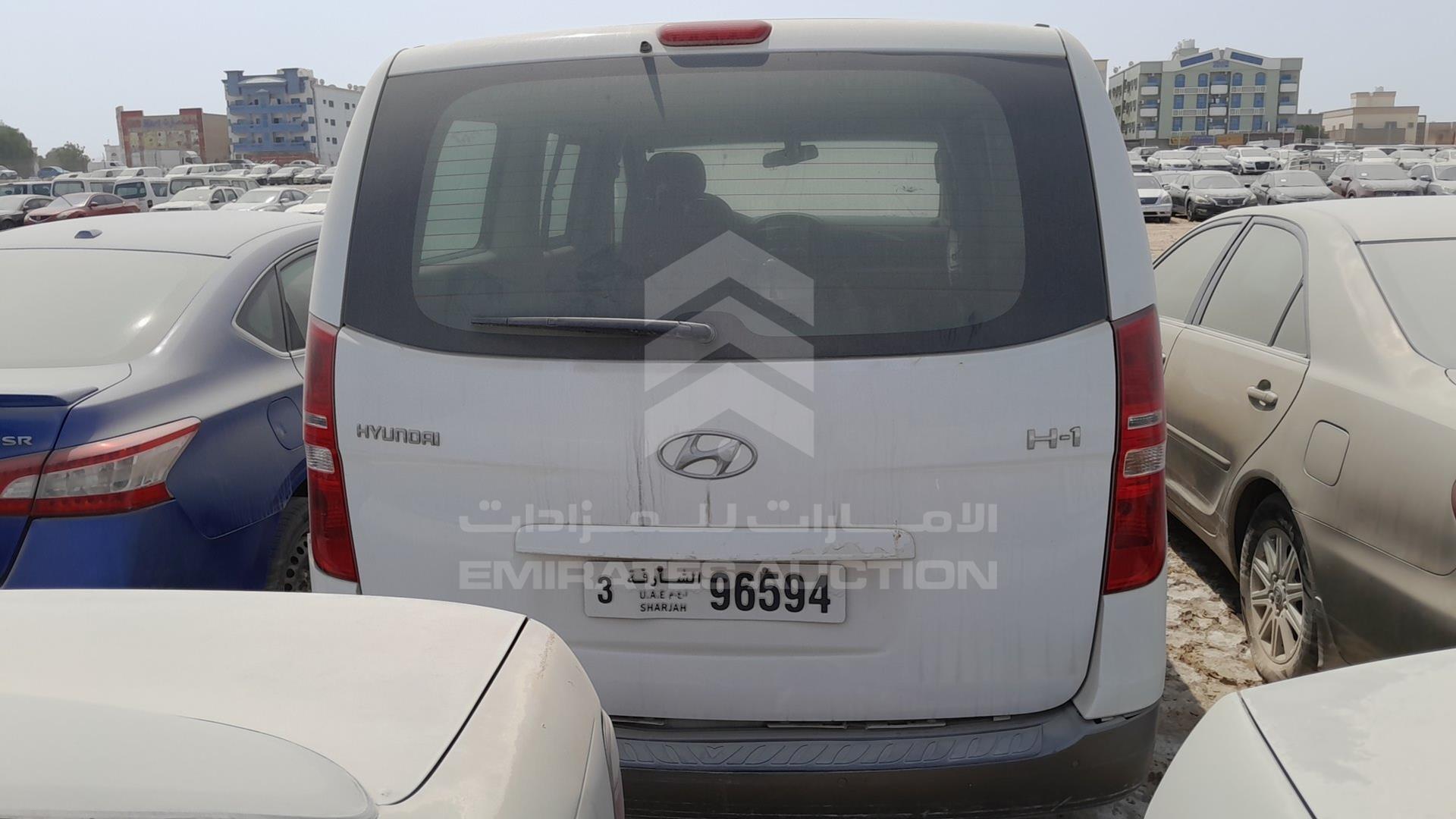 2016 HYUNDAI H1 VIN: KMJWA37R8GU767380
