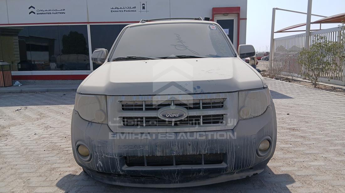 فورد اسكيب 2012 — الزاوية الأمامية بالكامل — صورة 1