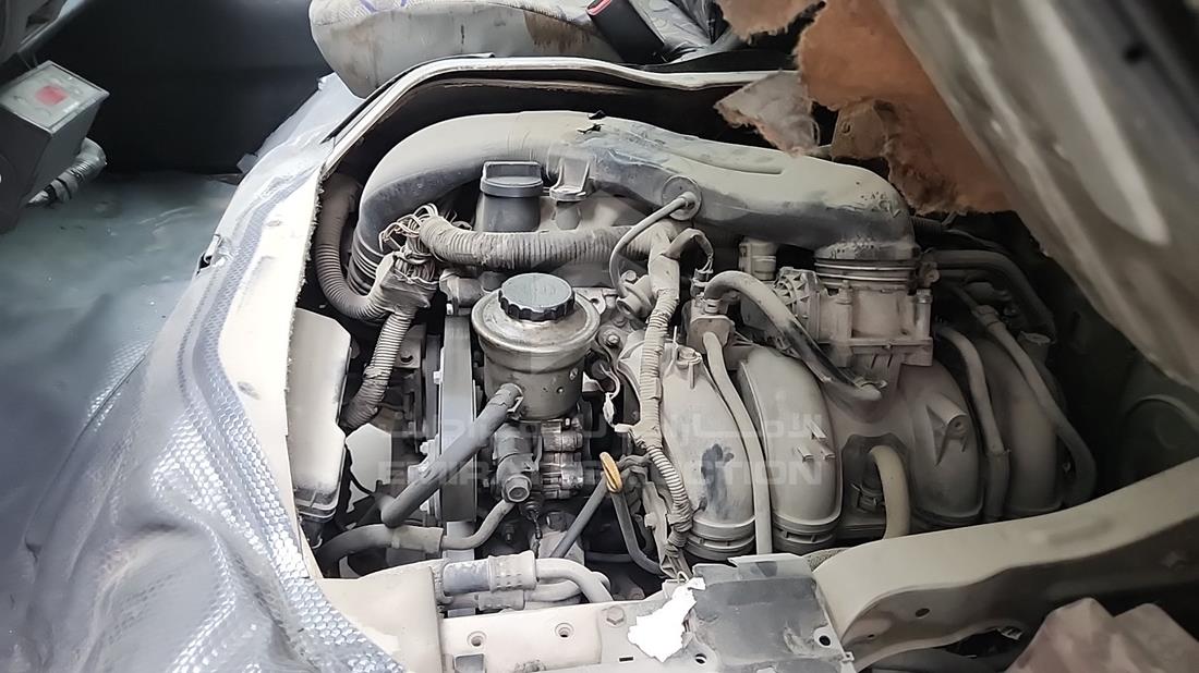 2011 Toyota Hiace — Engine Bay — Photo 27