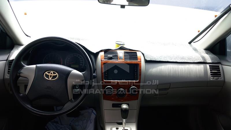 RKLBC42E7B4582063 Auction: EmiratesAuction Lot: 404958 RKLBC42E7B4582063 Toyota Corolla 2011 SILVER Photo 15