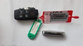 2014 Range Rover Sport — Keys — Photo 6 — Thumbnail