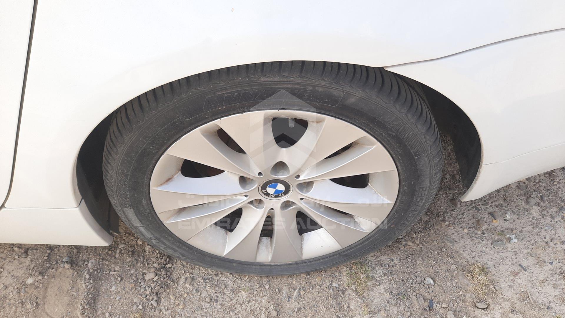 0 BMW 530I VIN: WBANA710X0B607034