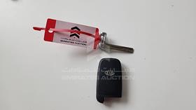 2013 Kia Optima — Keys — Photo 6 — Thumbnail