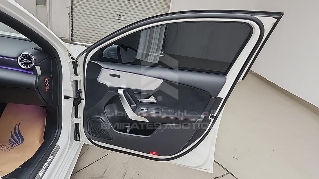 مرسيدس A 35 2020 — الباب الأمامي الأيمن — صورة 32