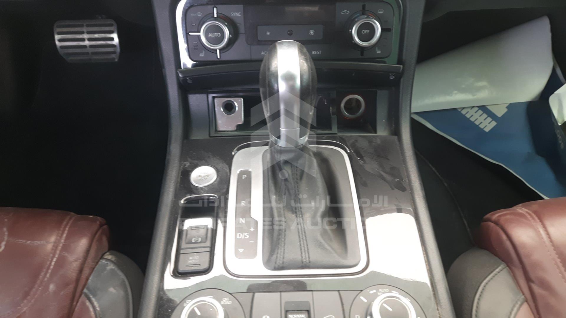 2013 VOLKSWAGEN TOUAREG VIN: WVGBD2BP7DD008254