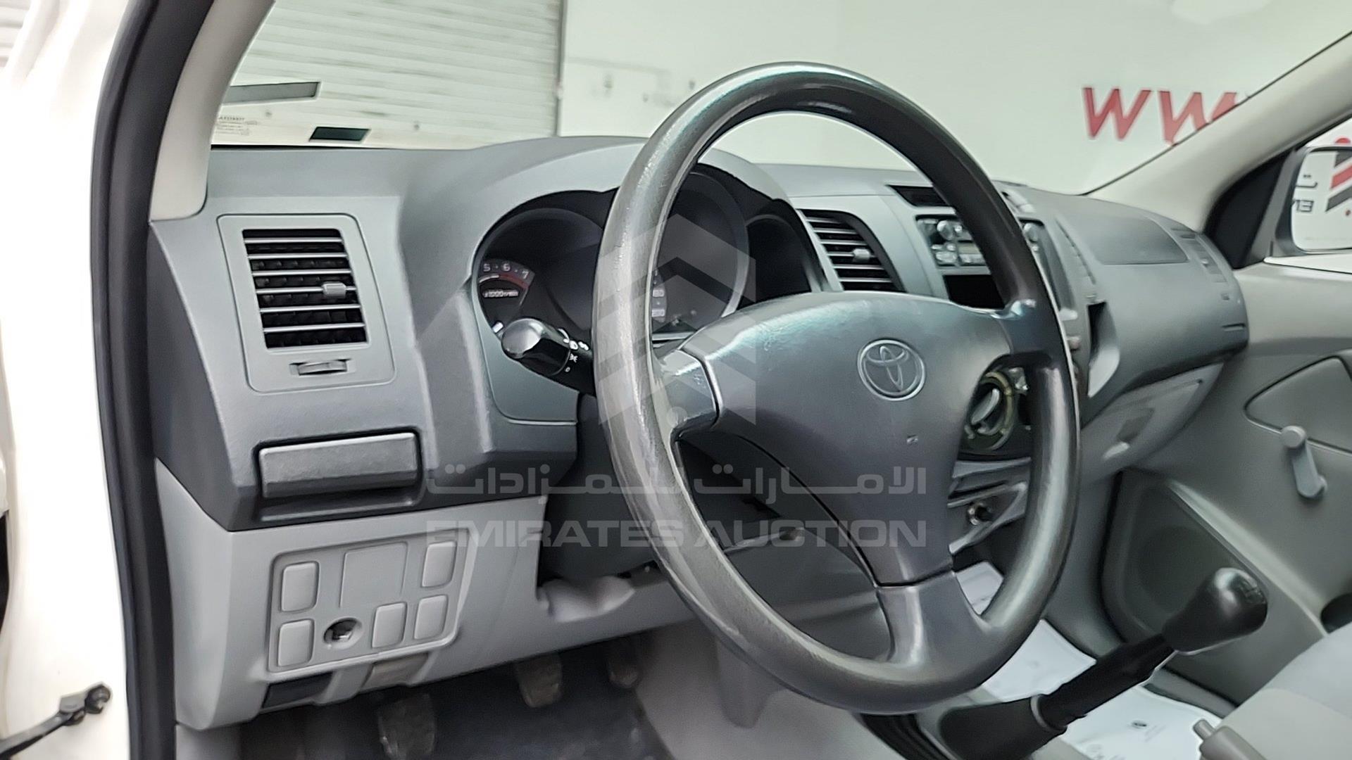 2011 TOYOTA HILUX VIN: MR0EX12G2B2047248