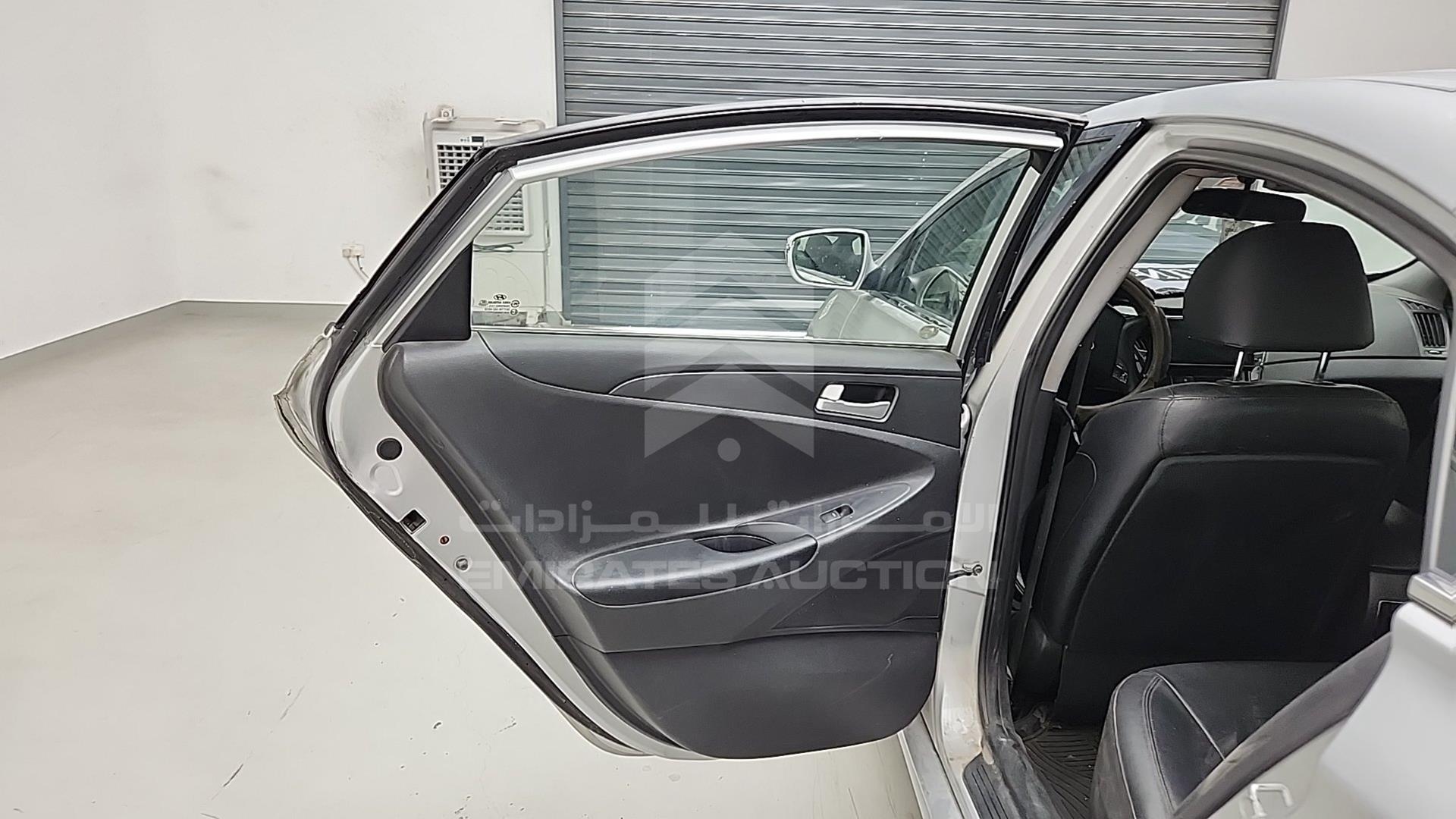 2012 HYUNDAI SONATA VIN: KMHEC41LBCA417898
