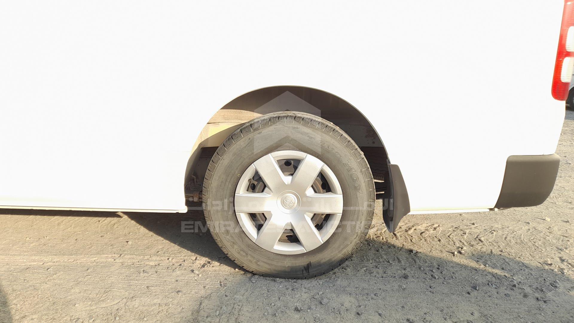 2007 TOYOTA HIACE VIN: JTGJX02P770011388