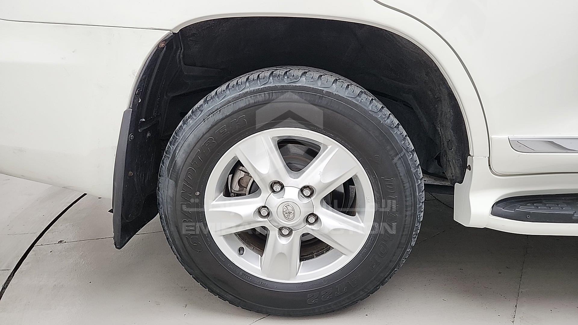 2011 TOYOTA LAND CRUISER VIN: JTMHT05J0B4039615