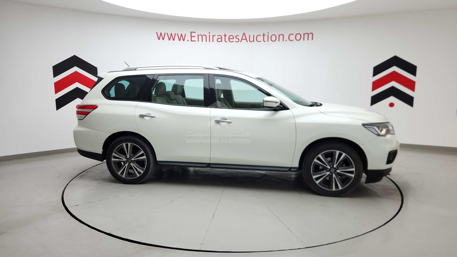 2018 NISSAN PATHFINDER VIN: 5N1CR2M88JC600372