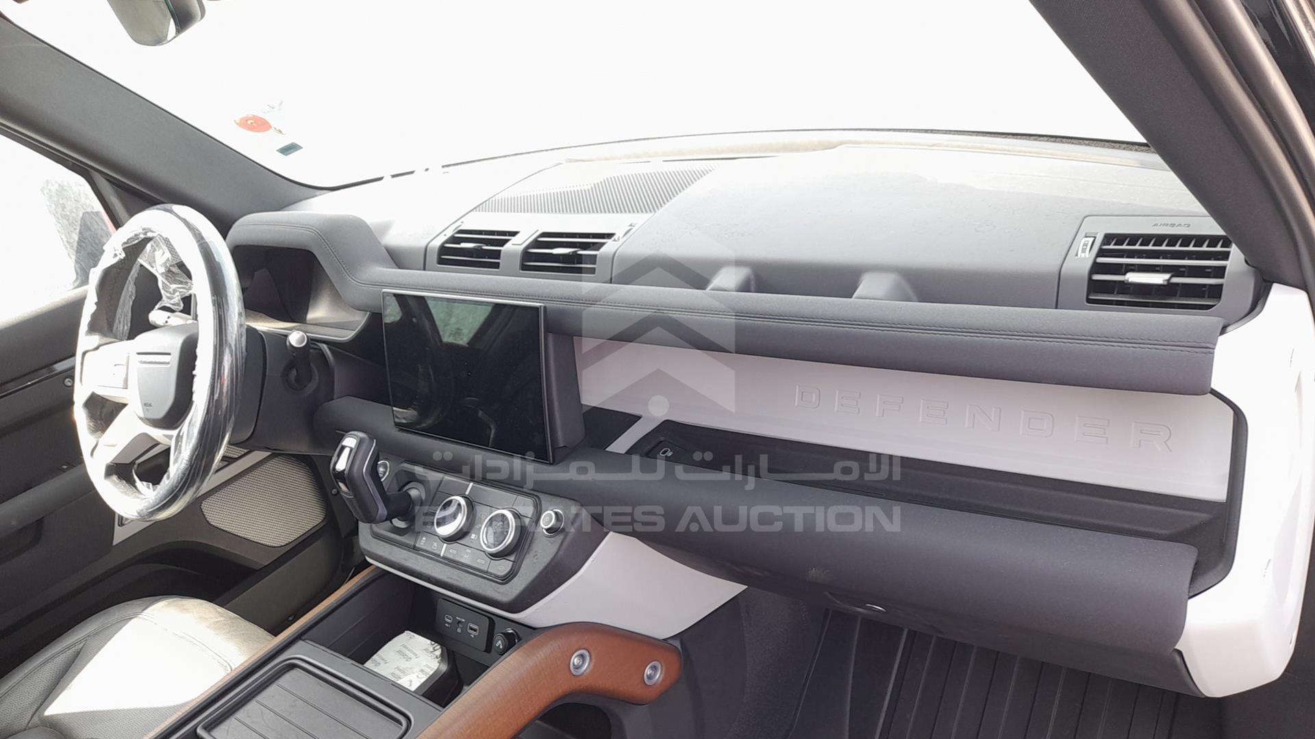 2023 LAND ROVER DEFENDER VIN: SALEA8BU0P2178015