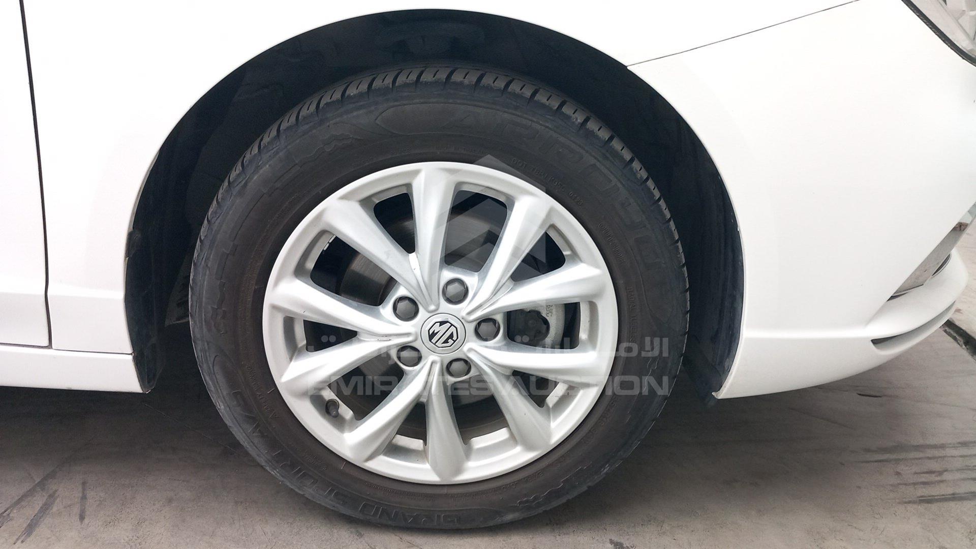 2022 MG MG 5 VIN: LSJA36E34NZ037507