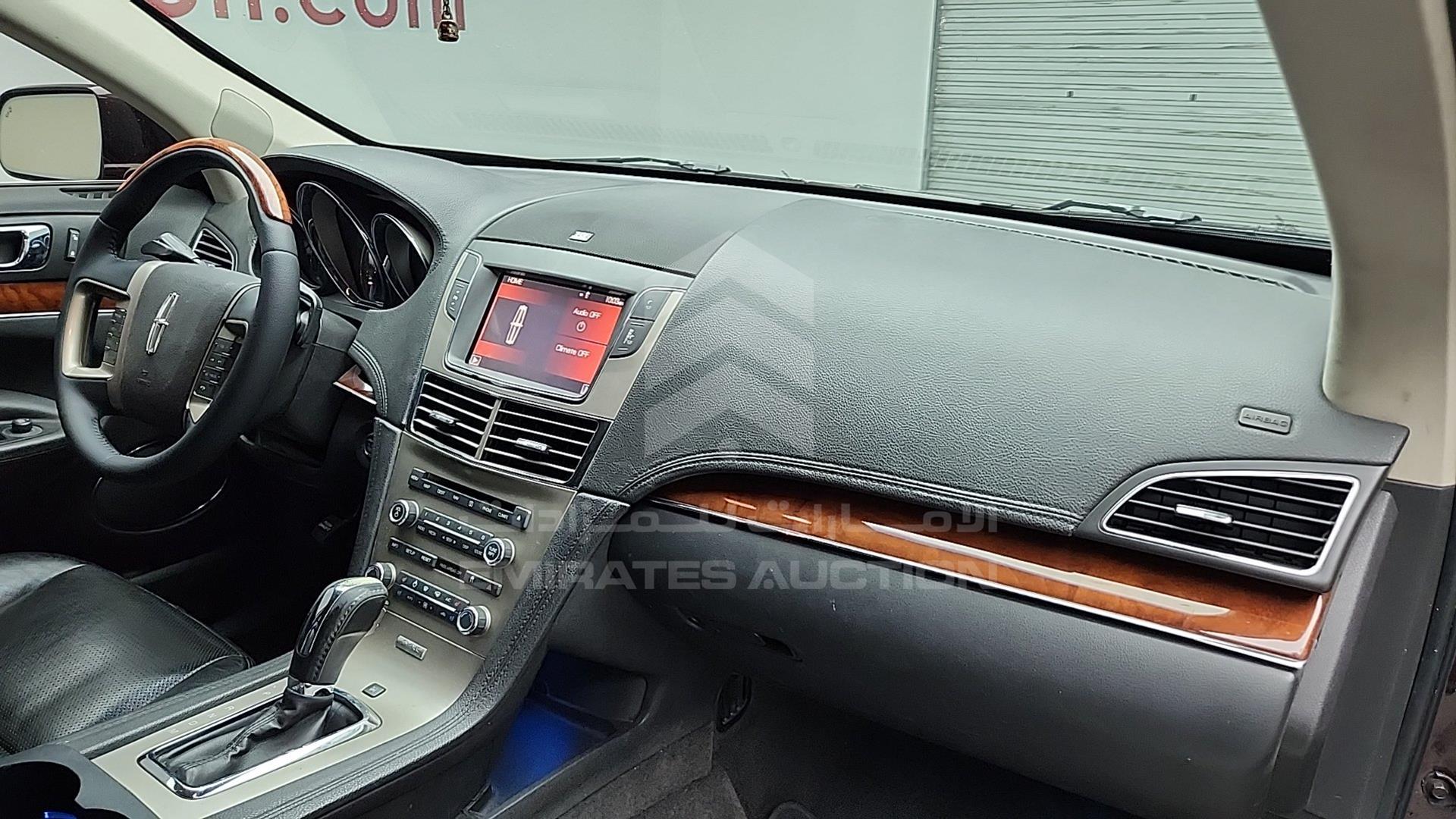 2011 LINCOLN MKT VIN: 2LMHJ5AT8BBJ52048
