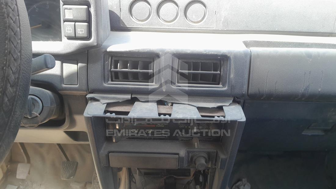 2001 Daihatsu Rocky — Entertainment Systems & Camera Monitor & Navigation — Photo 16