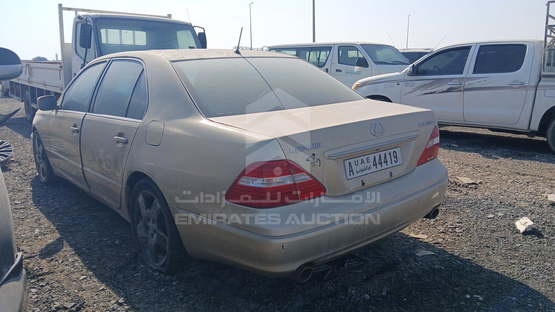 2001 LEXUS LS 430 VIN: JTHBN30F110047666