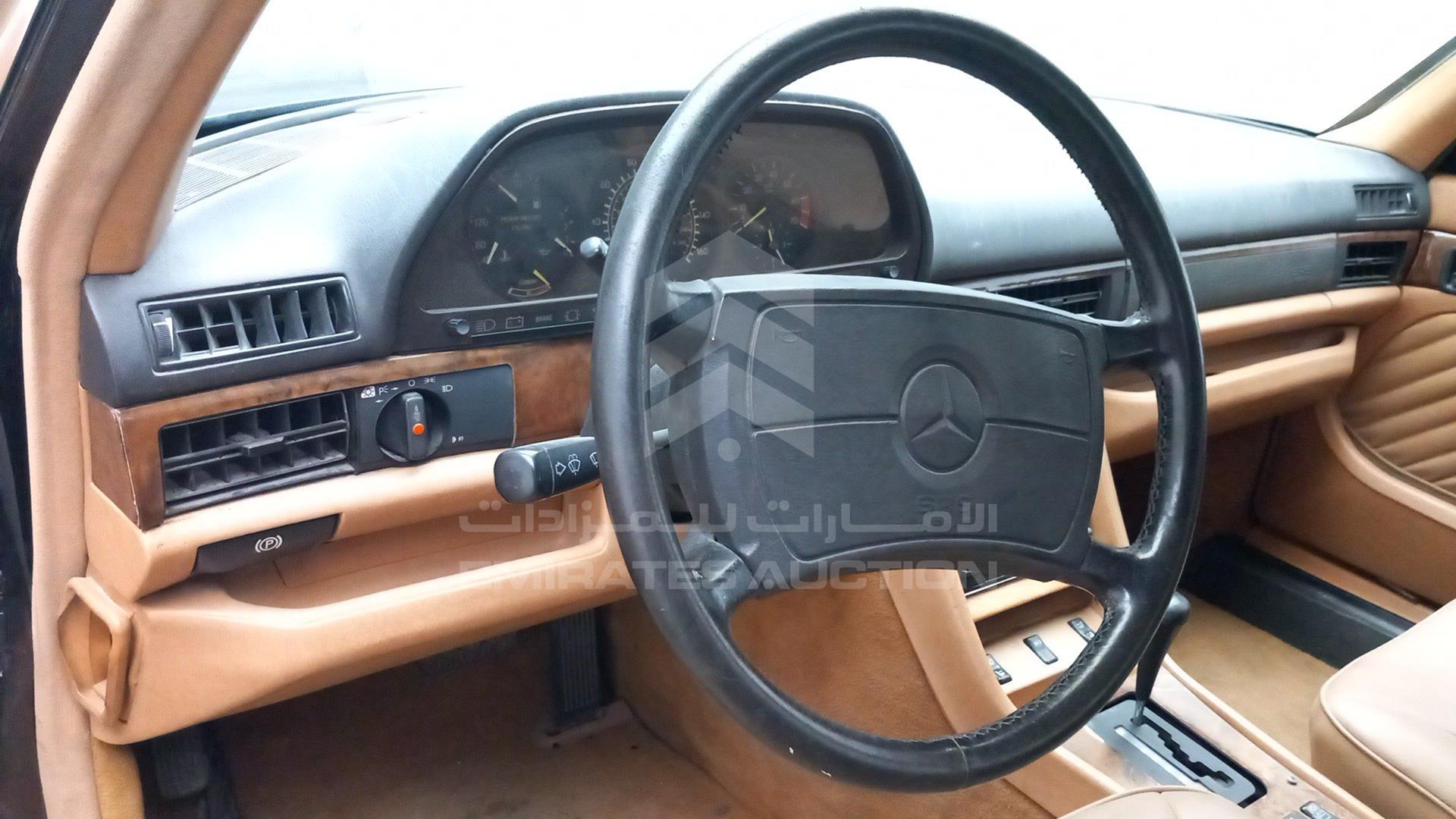 1990 MERCEDES SEL 560 VIN: WDBCA39E2LA503245