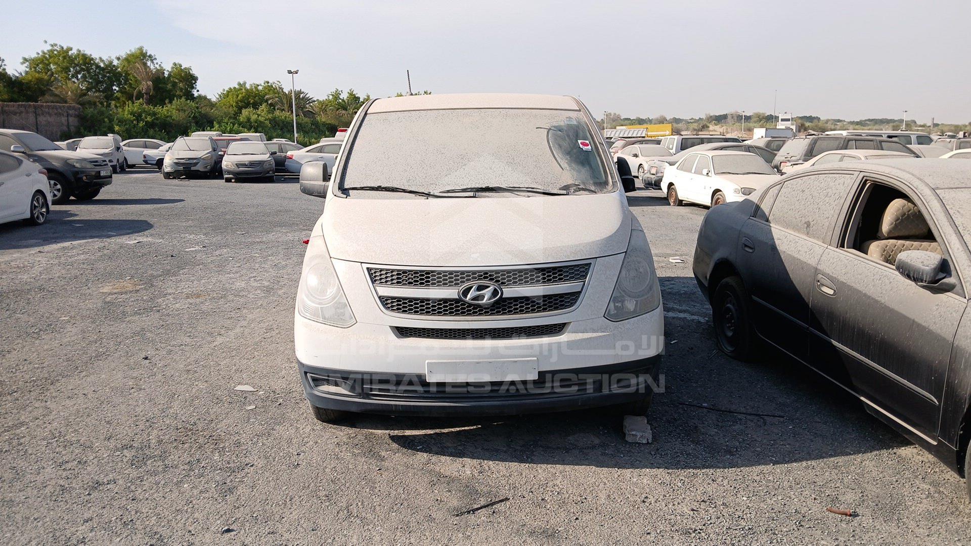 2014 HYUNDAI H1 VIN: KMHWG81RXEU558824