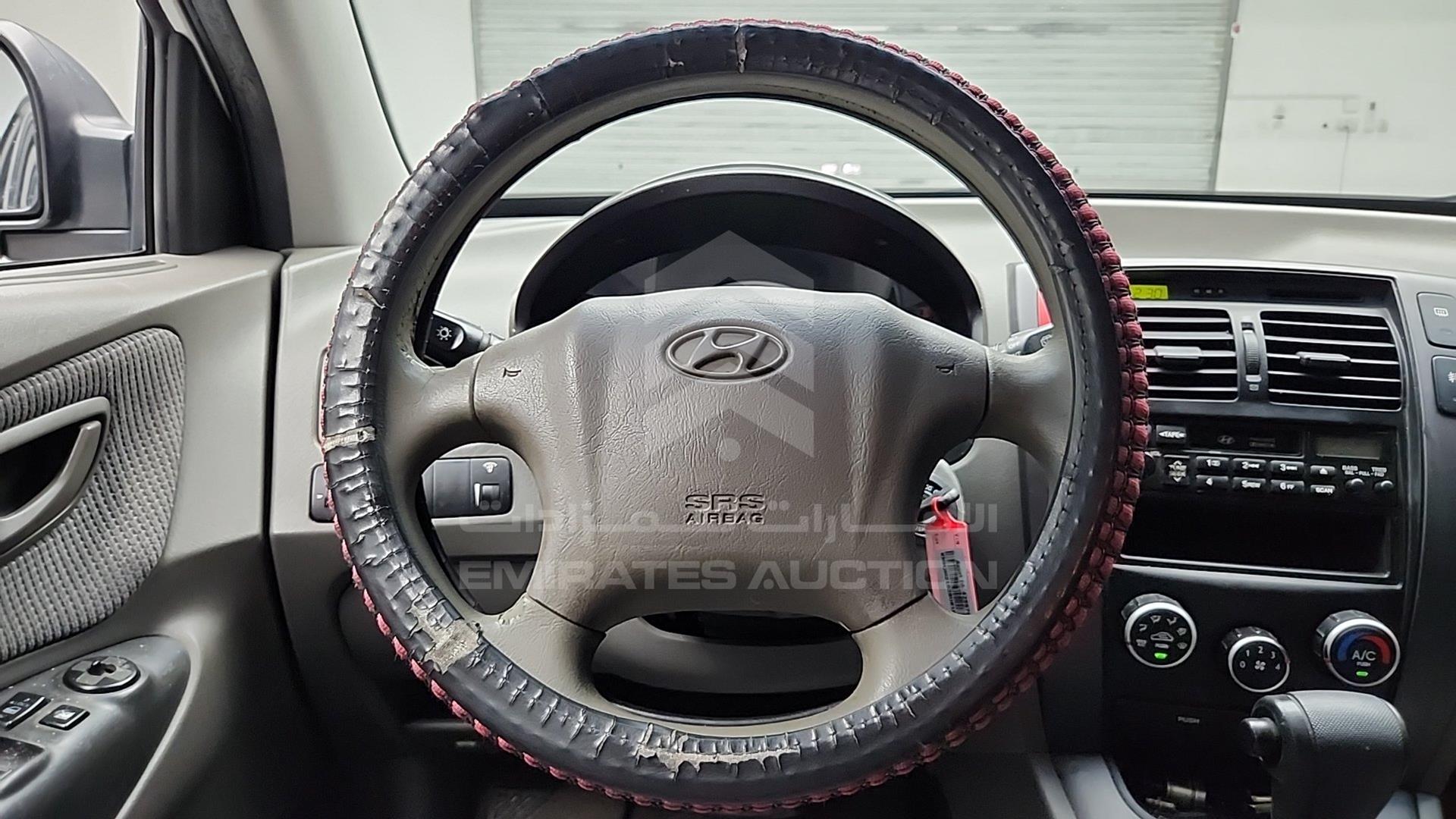 2008 HYUNDAI TUCSON VIN: KMHJM81B28U818546