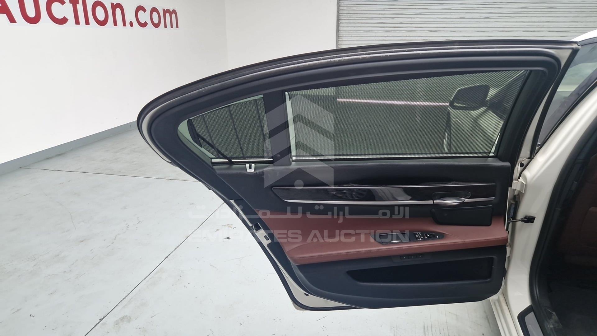 2011 BMW 750 VIN: WBAKB8101BC345410