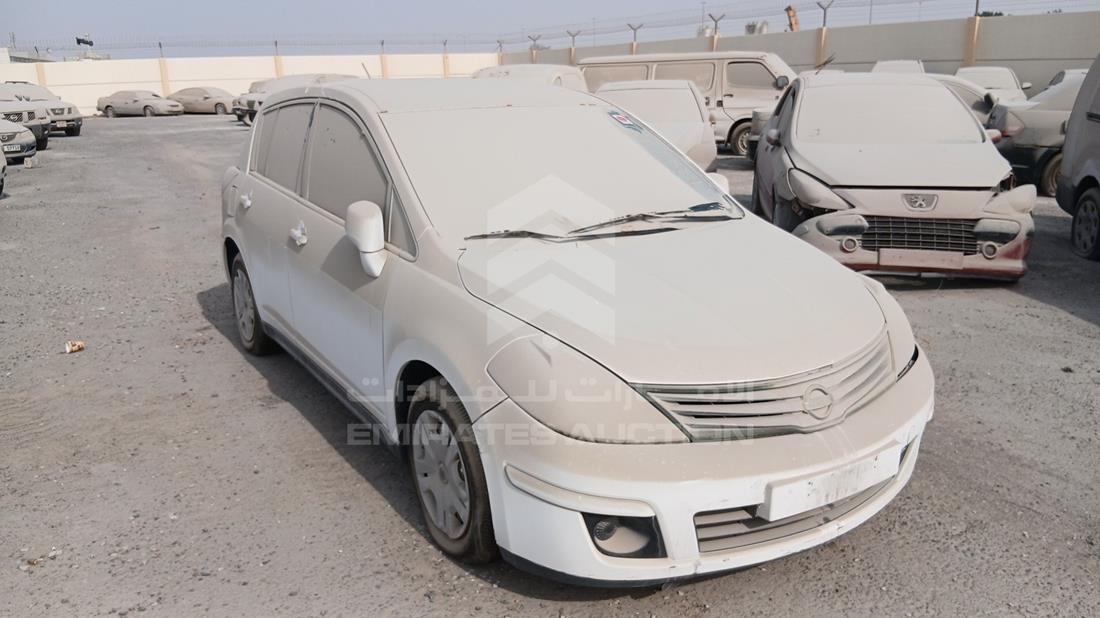2012 Nissan Tiida — Front Right Angle — Photo 9