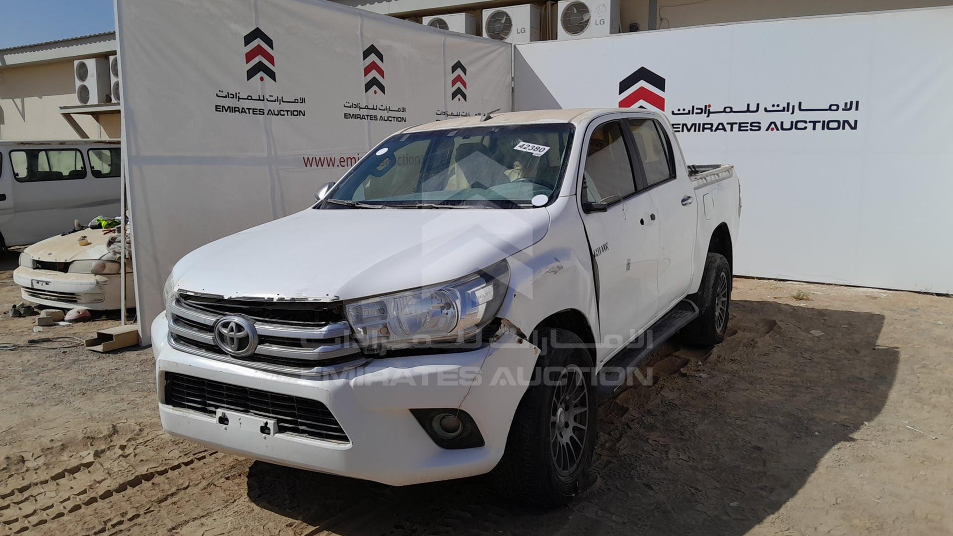 0 TOYOTA HILUX VIN: MR0HX8CD100881708