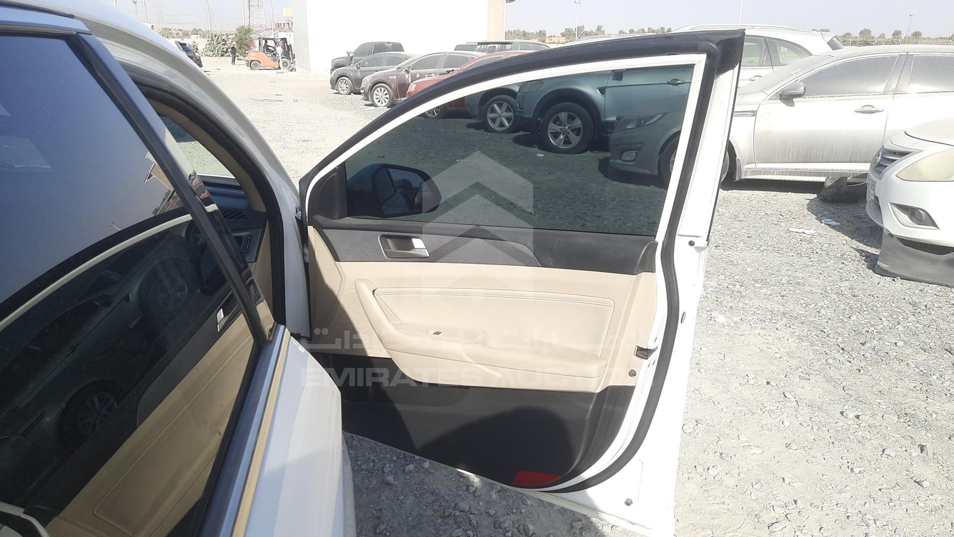 2018 HYUNDAI SONATA VIN: KMHE241G1JA419355