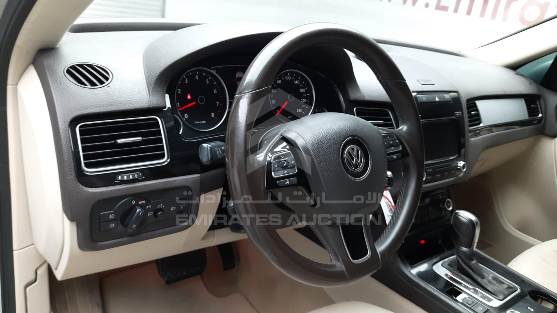 2014 VOLKSWAGEN TOUAREG VIN: WVGBC2BPXED006549