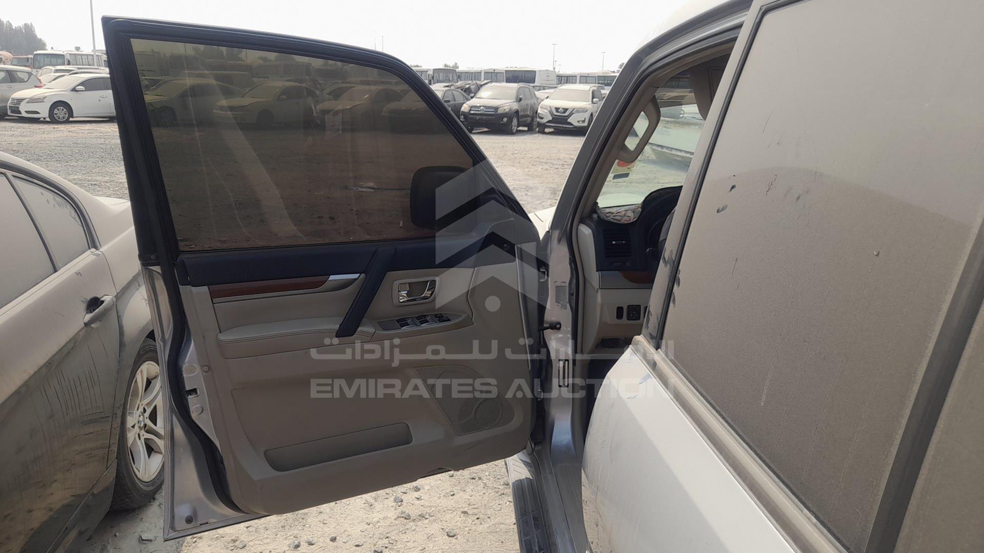 2008 MITSUBISHI PAJERO VIN: JMYLRV93W8J723952