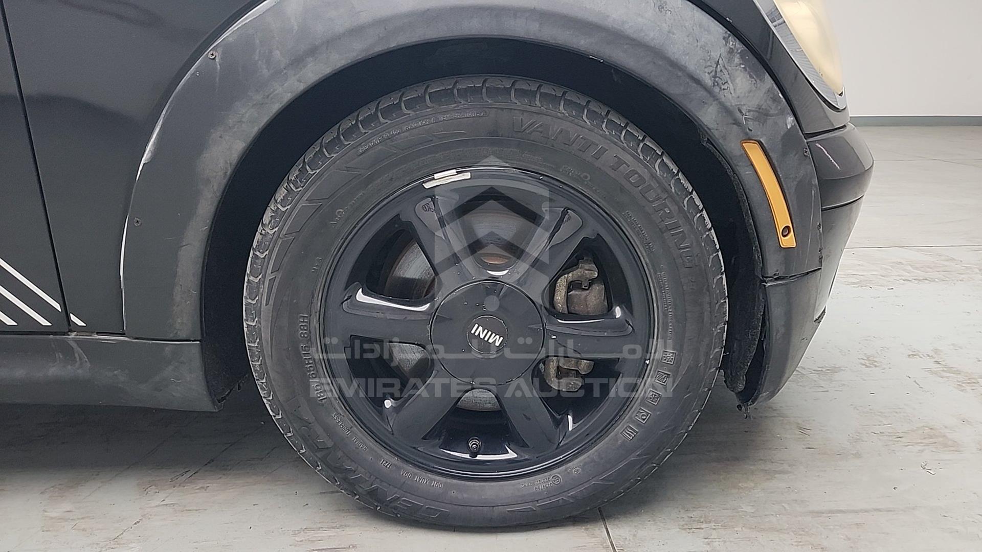 2010 MINI COOPER VIN: WMWMF3C55ATZ25394