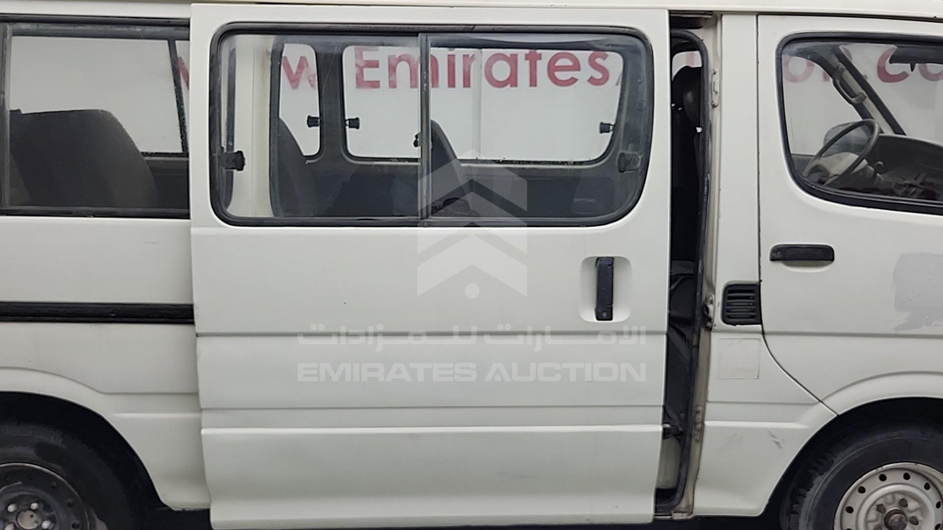 1996 TOYOTA HIACE VIN: RZH1150002393