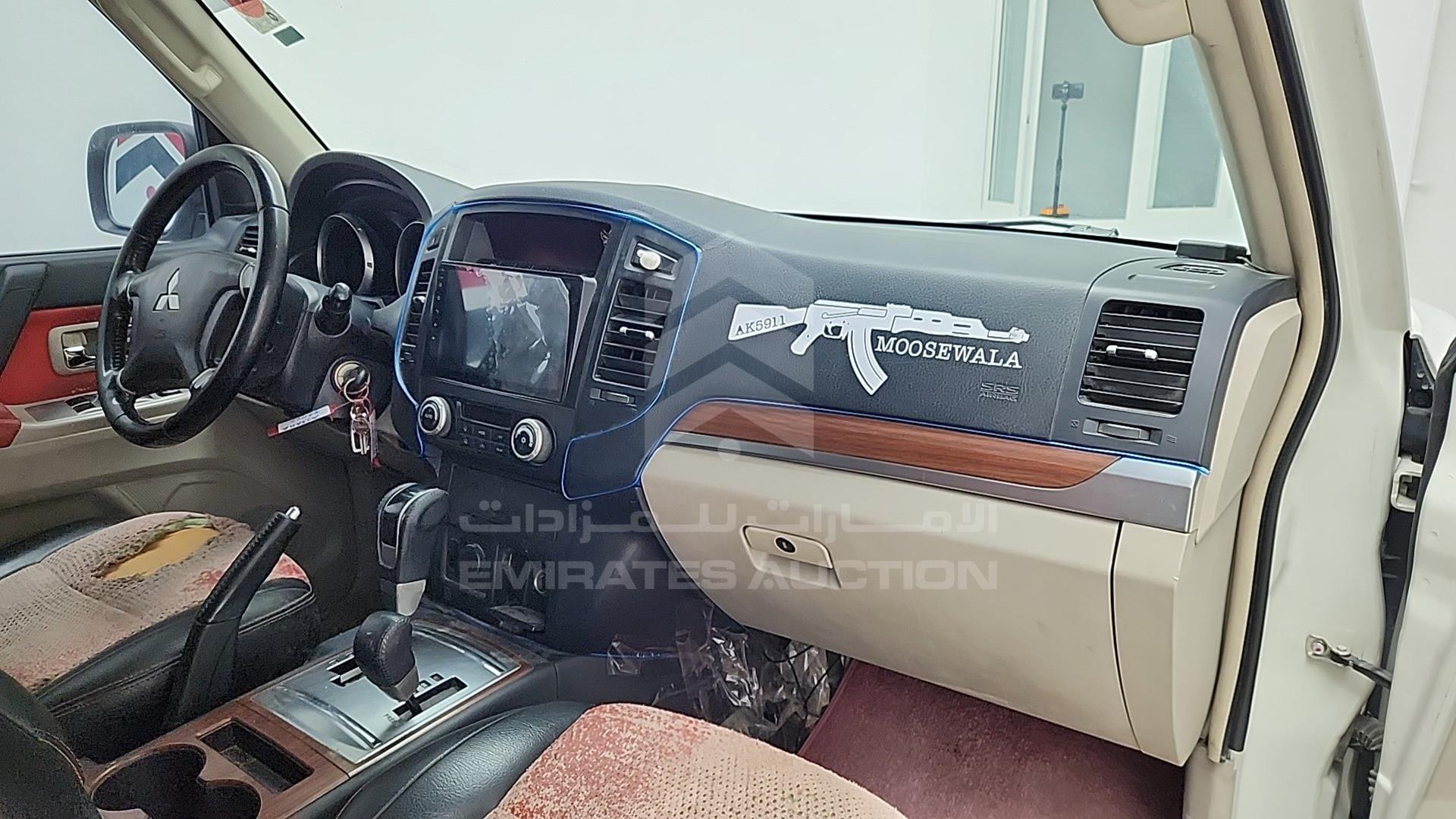2009 MITSUBISHI PAJERO VIN: JMYLRV93W9J703606