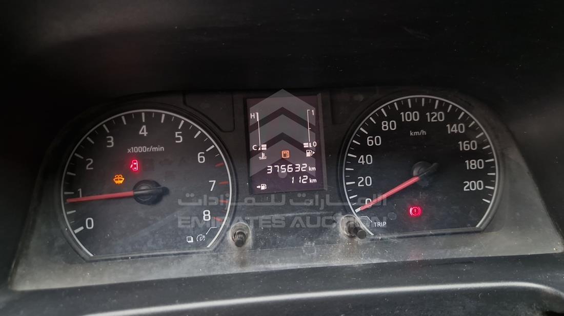2014 Nissan Urvan — Speedometer & RPM Gauges — Photo 9
