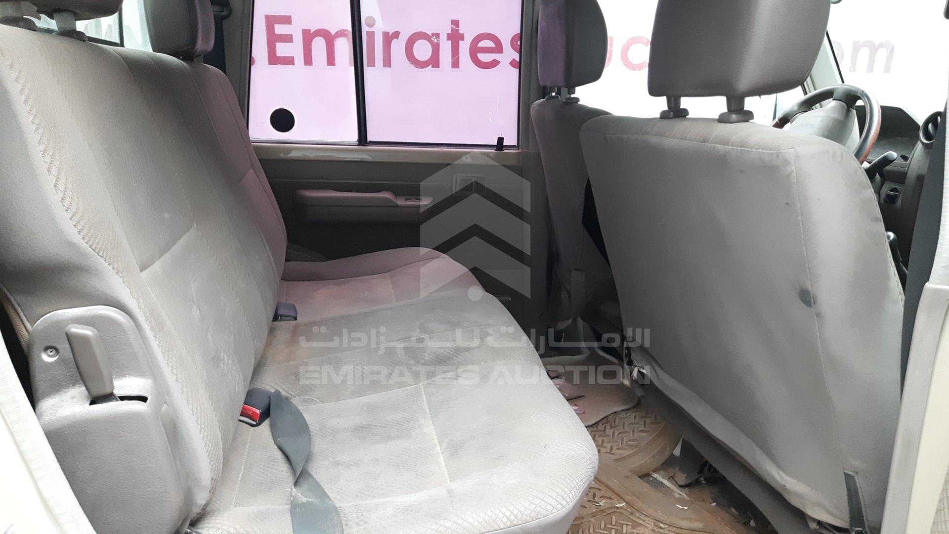 2013 TOYOTA LAND CRUISER VIN: JTFBU71J3D4702655