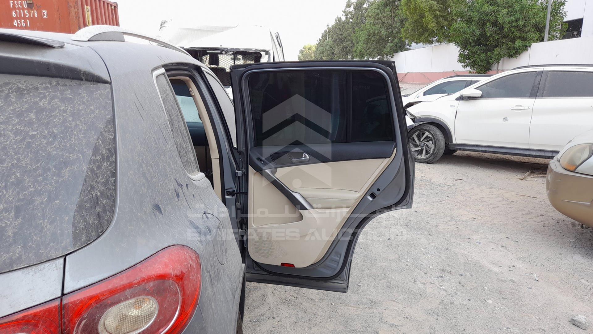 2009 VOLKSWAGEN TIGUAN VIN: WVGCE15N29W019177
