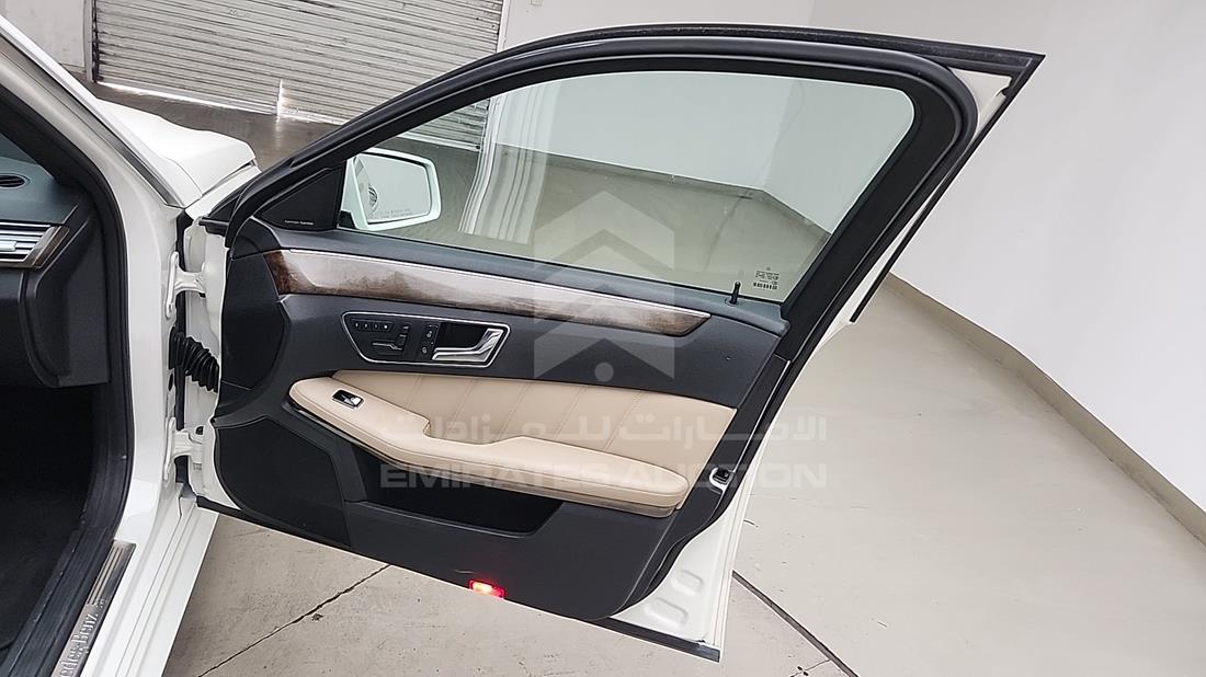 مرسيدس E 350 2010 — الباب الأمامي الأيمن — صورة 33