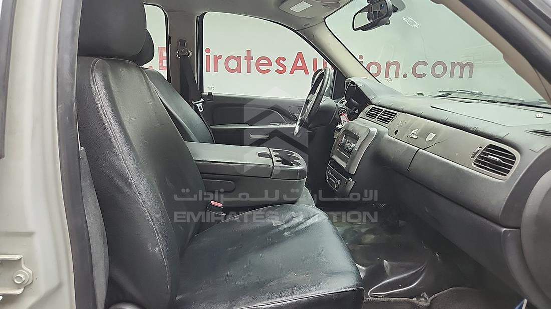 2008 Chevrolet Tahoe — Front Right Passenger Seat View — Photo 24